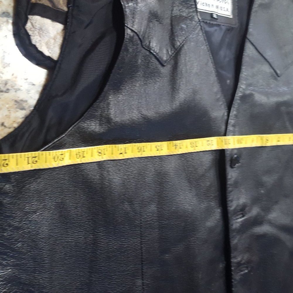 Vichen Black leather Vest 24" length - large - Picture 7 of 8